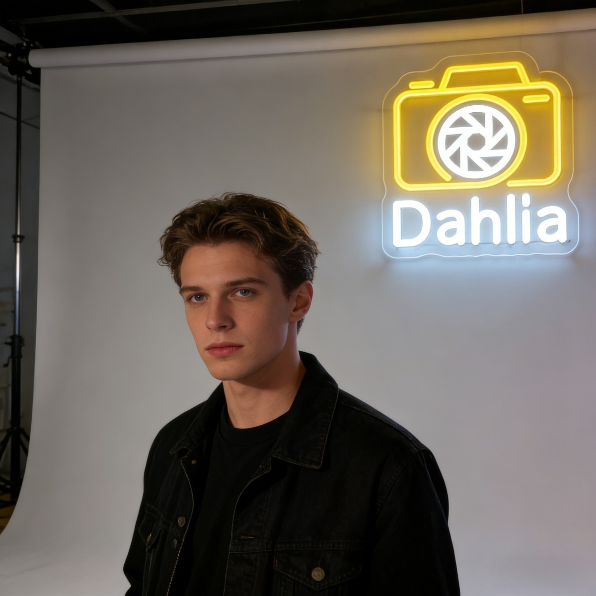 Dahlia Camera Neon Light Sign  - Vintage Photography Lighting 评论和价格